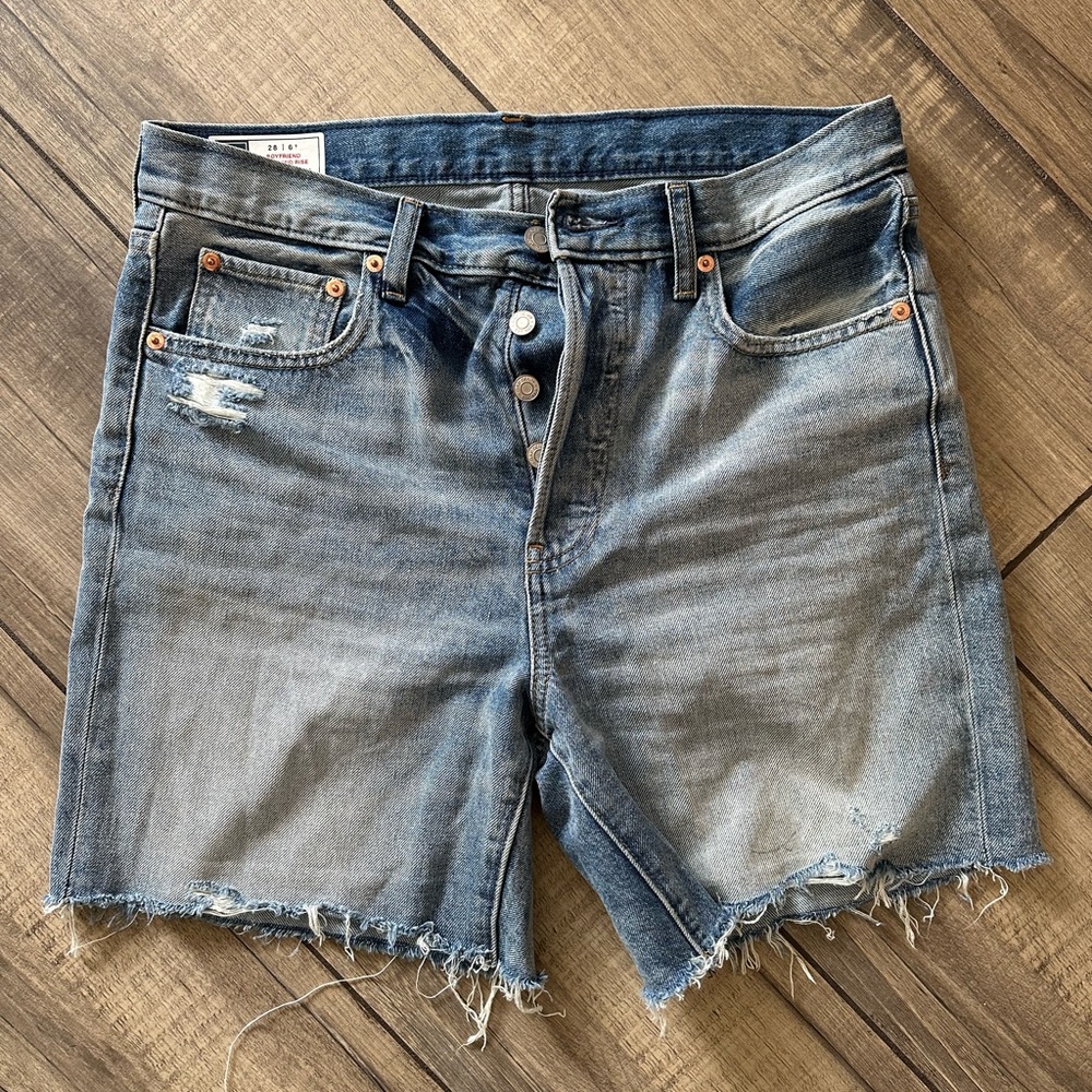 Gap Boyfriend Short Mid Rise Shorts / Size 6